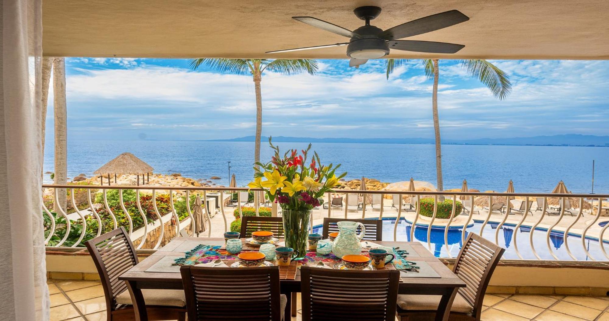 Ocean Front, 3 Bedroom, 3 Bathroom, Casa Natalia, Playa Esmeralda Пуэрто-Вальярта Экстерьер фото